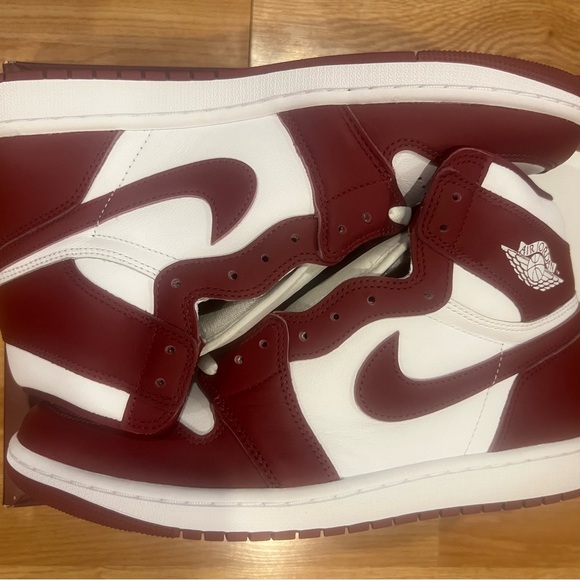 Air Jordan 1 OG Hi Team Red - Picture 4 of 9